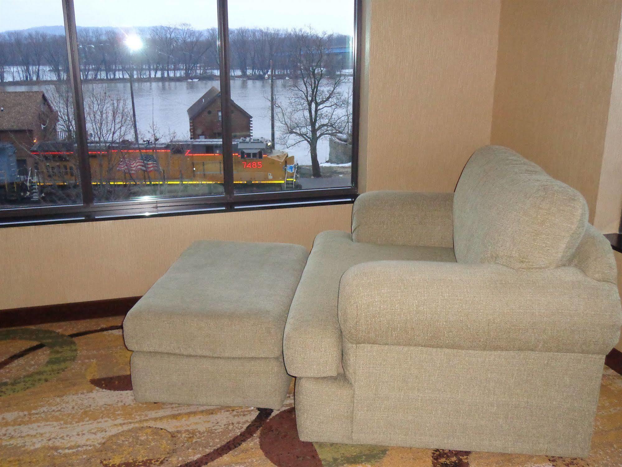 Cobblestone Inn & Suites - Marquette Екстер'єр фото