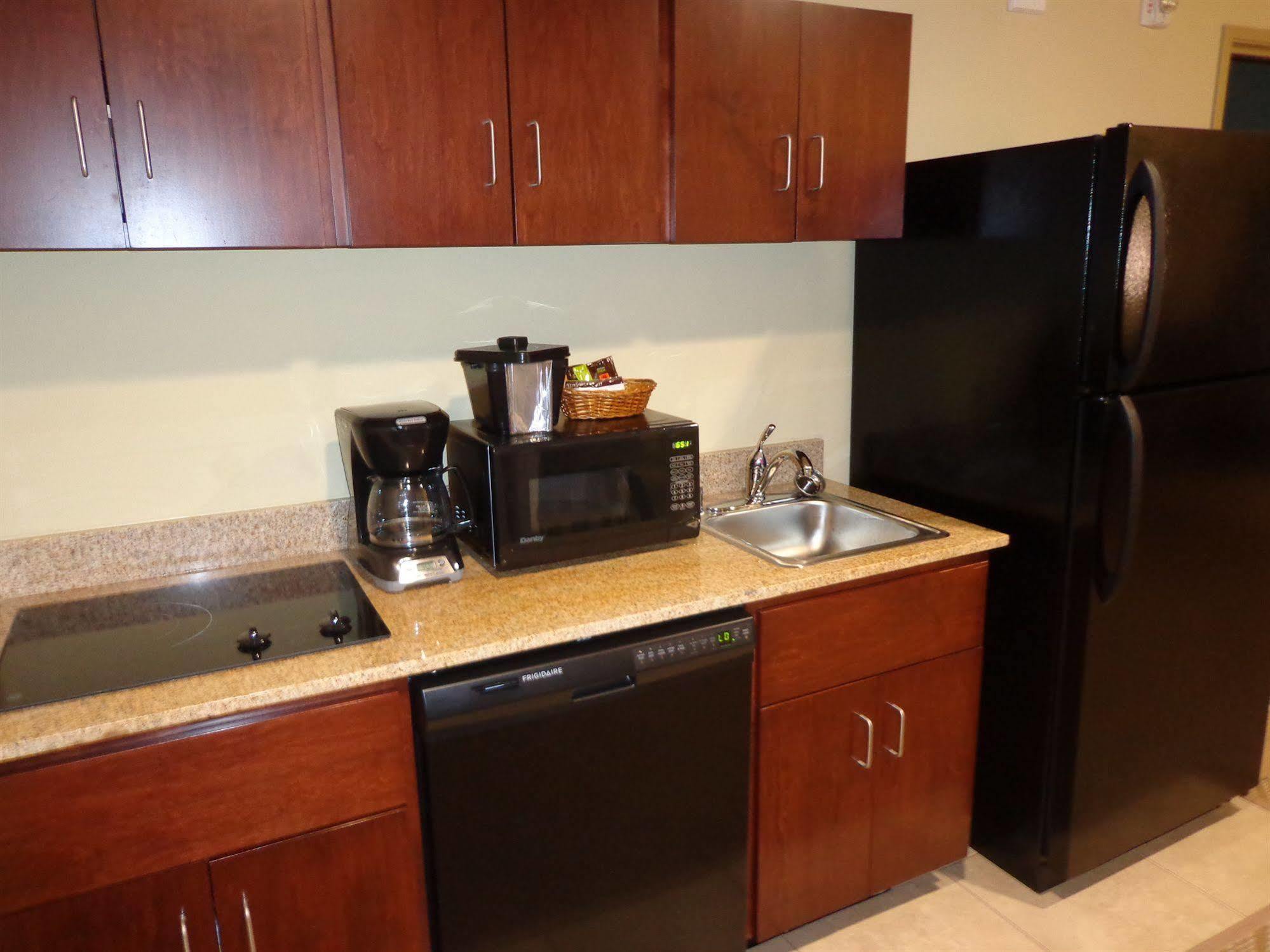 Cobblestone Inn & Suites - Marquette Екстер'єр фото