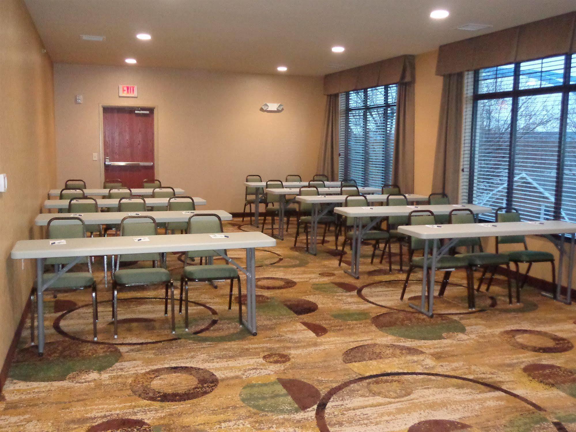 Cobblestone Inn & Suites - Marquette Екстер'єр фото