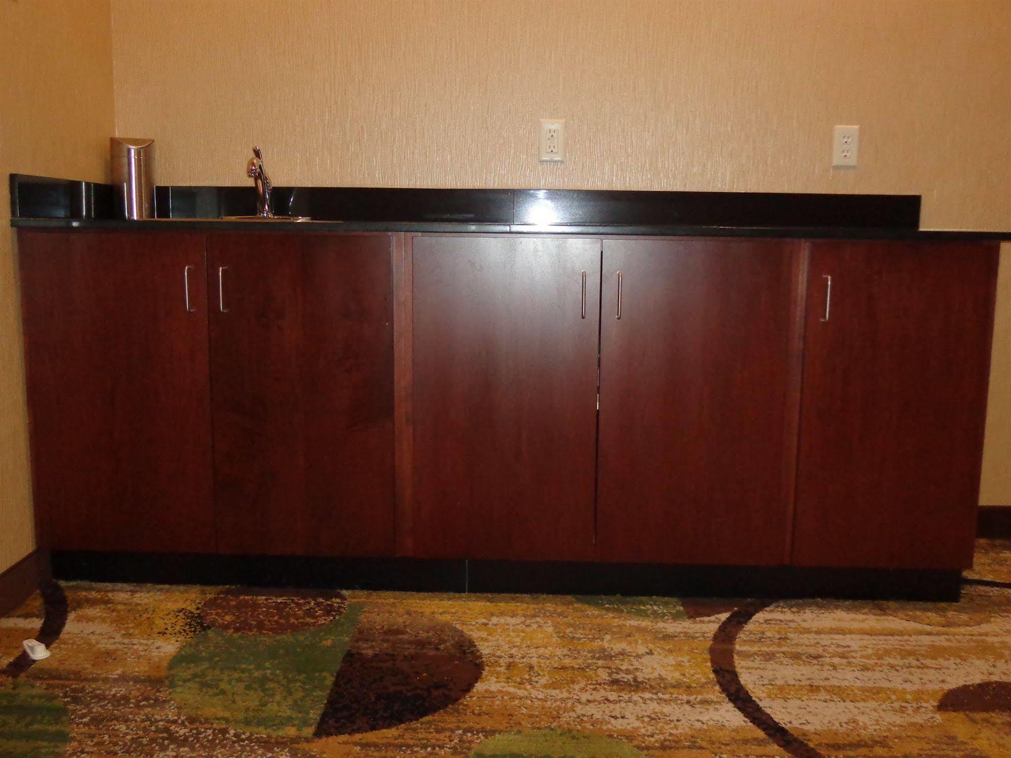 Cobblestone Inn & Suites - Marquette Екстер'єр фото