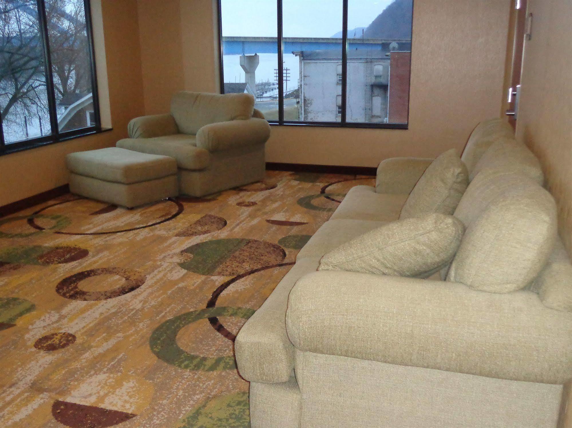 Cobblestone Inn & Suites - Marquette Екстер'єр фото