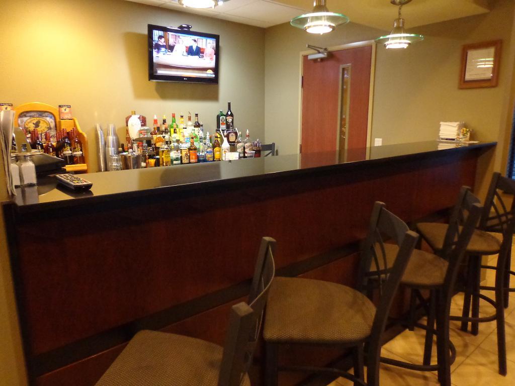 Cobblestone Inn & Suites - Marquette Екстер'єр фото